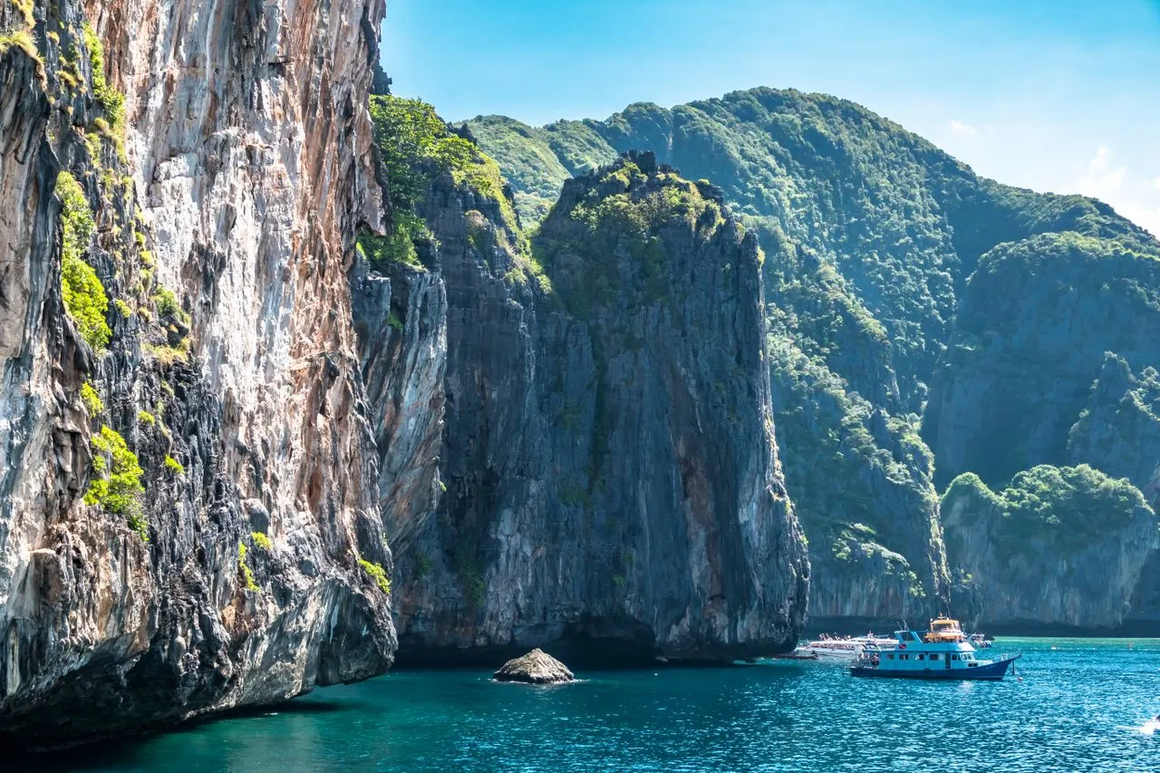 Phuket Sightseeing + Couple Time