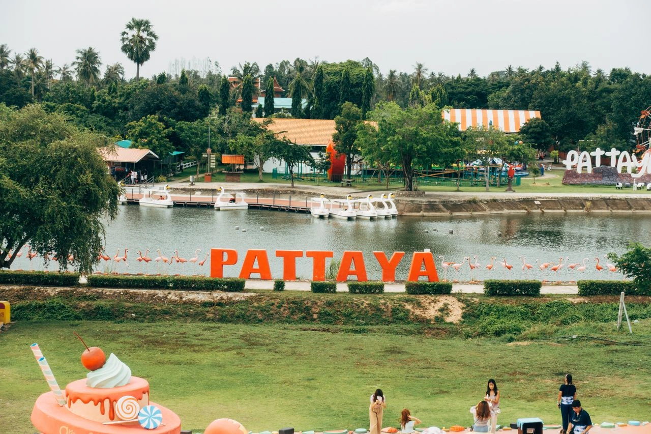 Coral Island Tour + Pattaya Sightseeing
